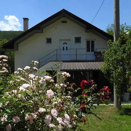Omar & Holiday home Bihac