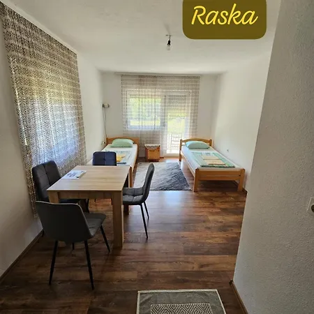 Omar, & Raska Holiday home